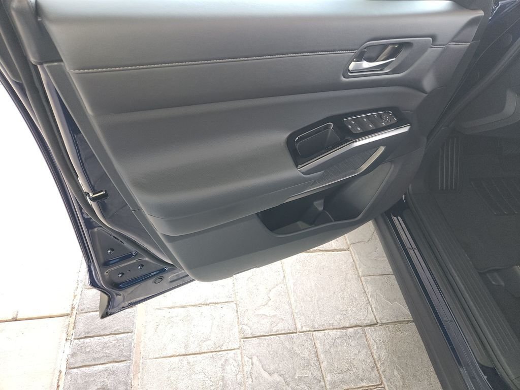 New 2026 Deep Ocean Blue Pearl Nissan SL image 23