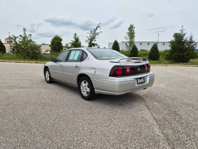Used 2005 Silver Chevrolet Base image 8
