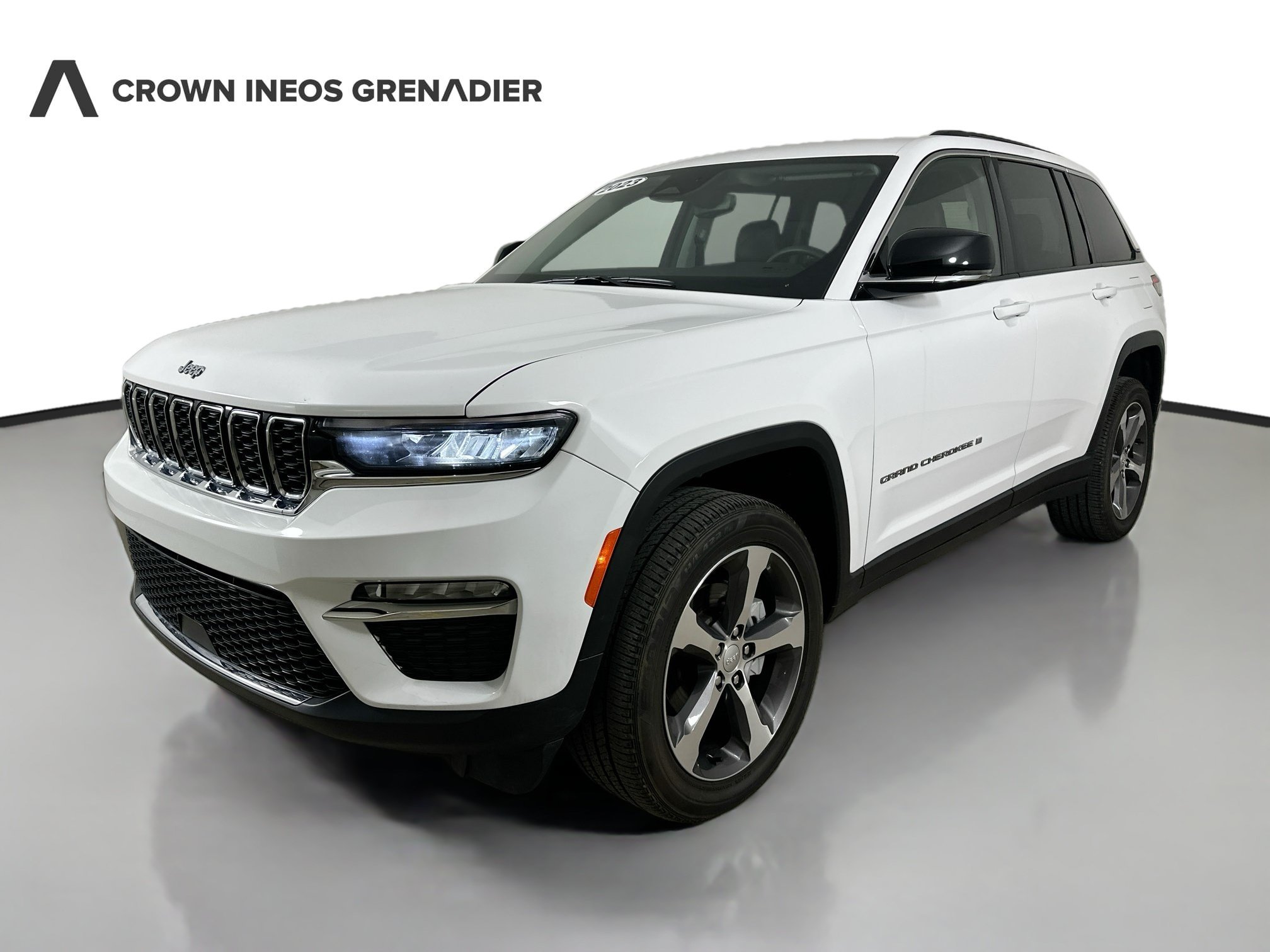 Used 2023 Bright White Clearcoat Jeep Limited image 1