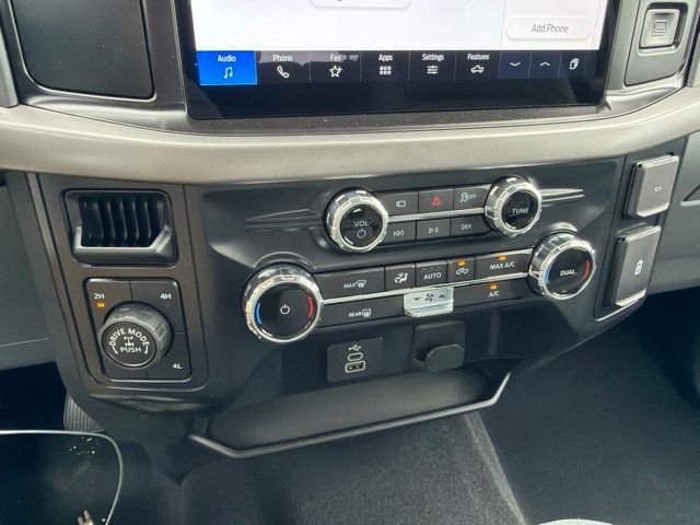 New 2026 Oxford White Ford XLT image 16
