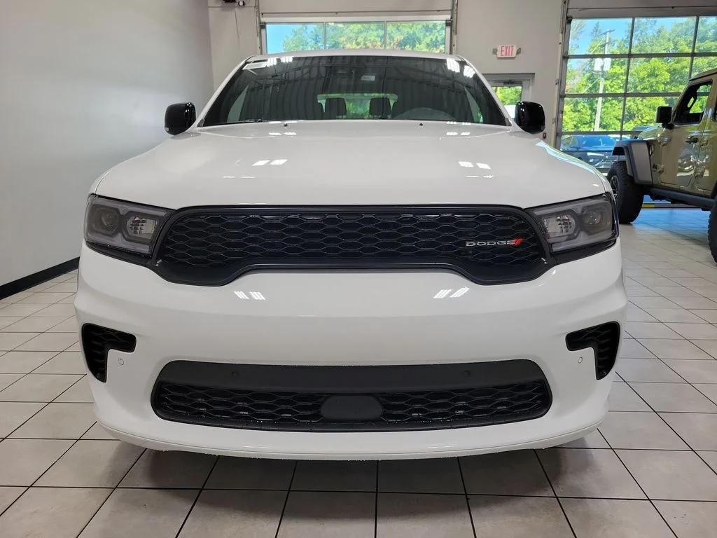 New 2026 White Knuckle Clear-Coat Exterior Paint Dodge GT Plus image 2
