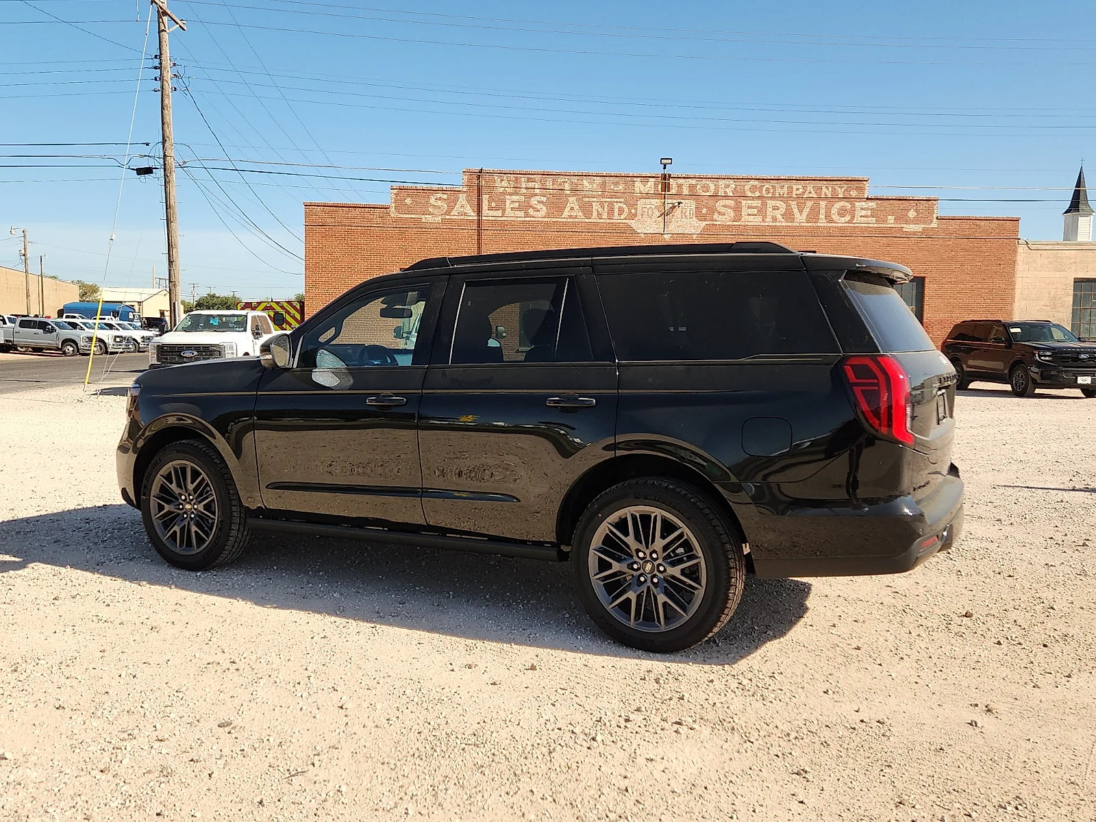 New 2027 Agate Black Metallic Ford Platinum image 4