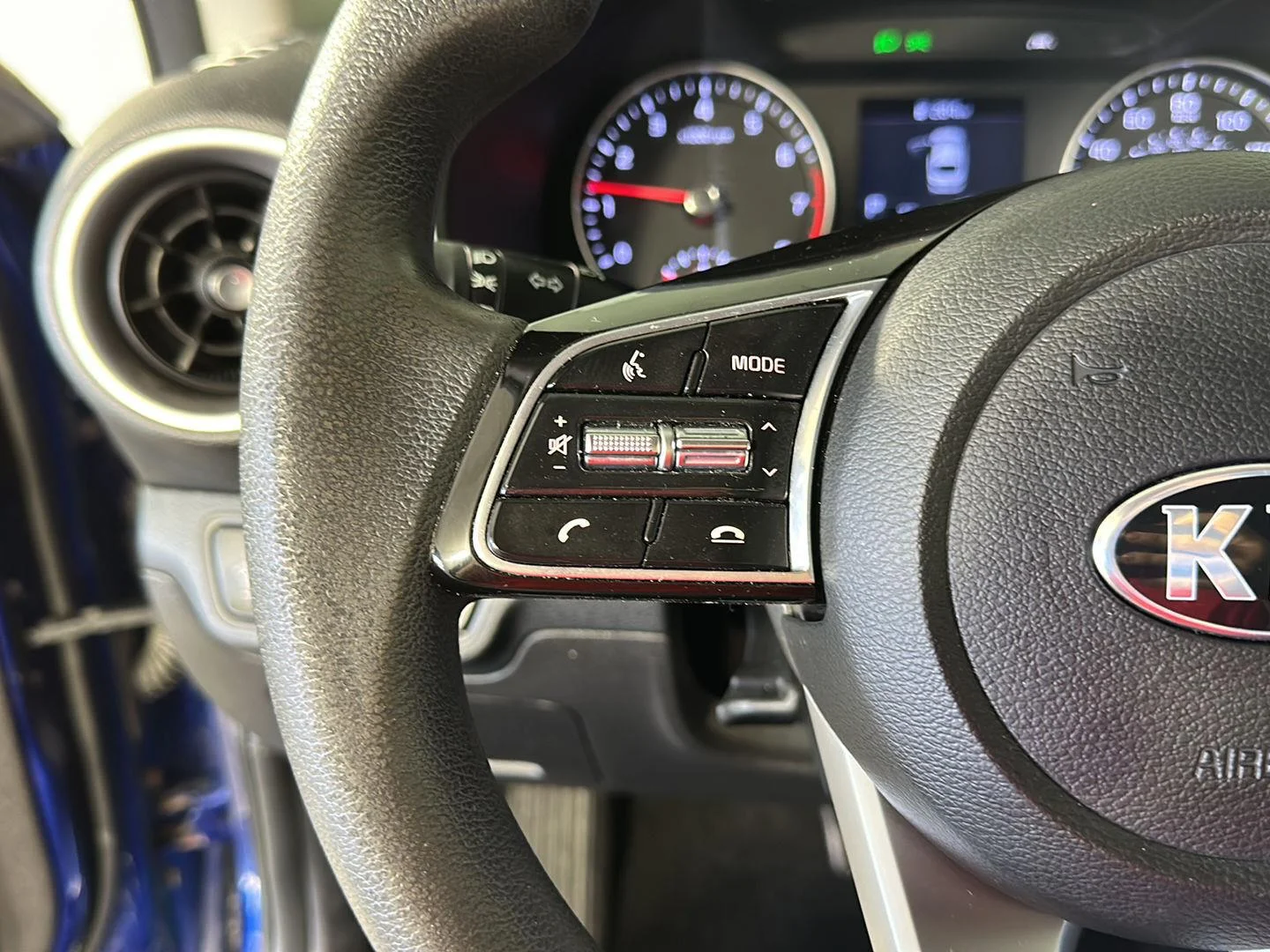Used 2021 Deep Sea Blue Kia LXS image 13