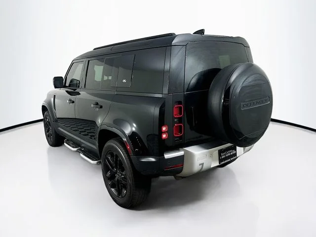 Used 2024  Land Rover S image 7