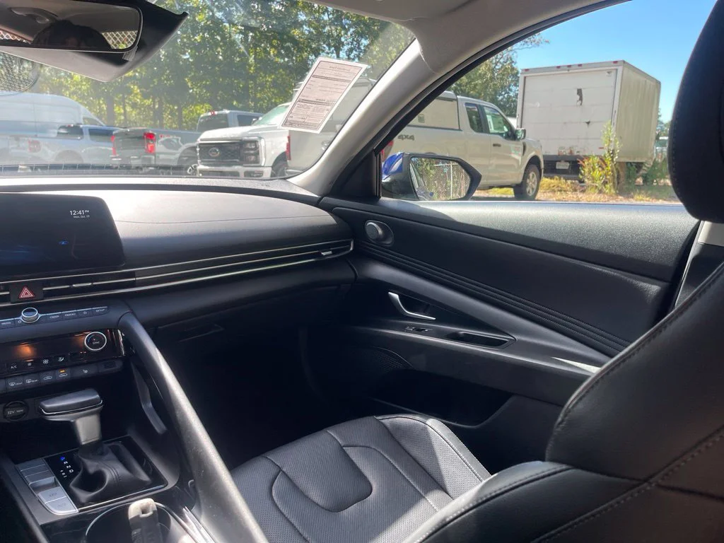 Used 2022 Blue Hyundai Limited image 10