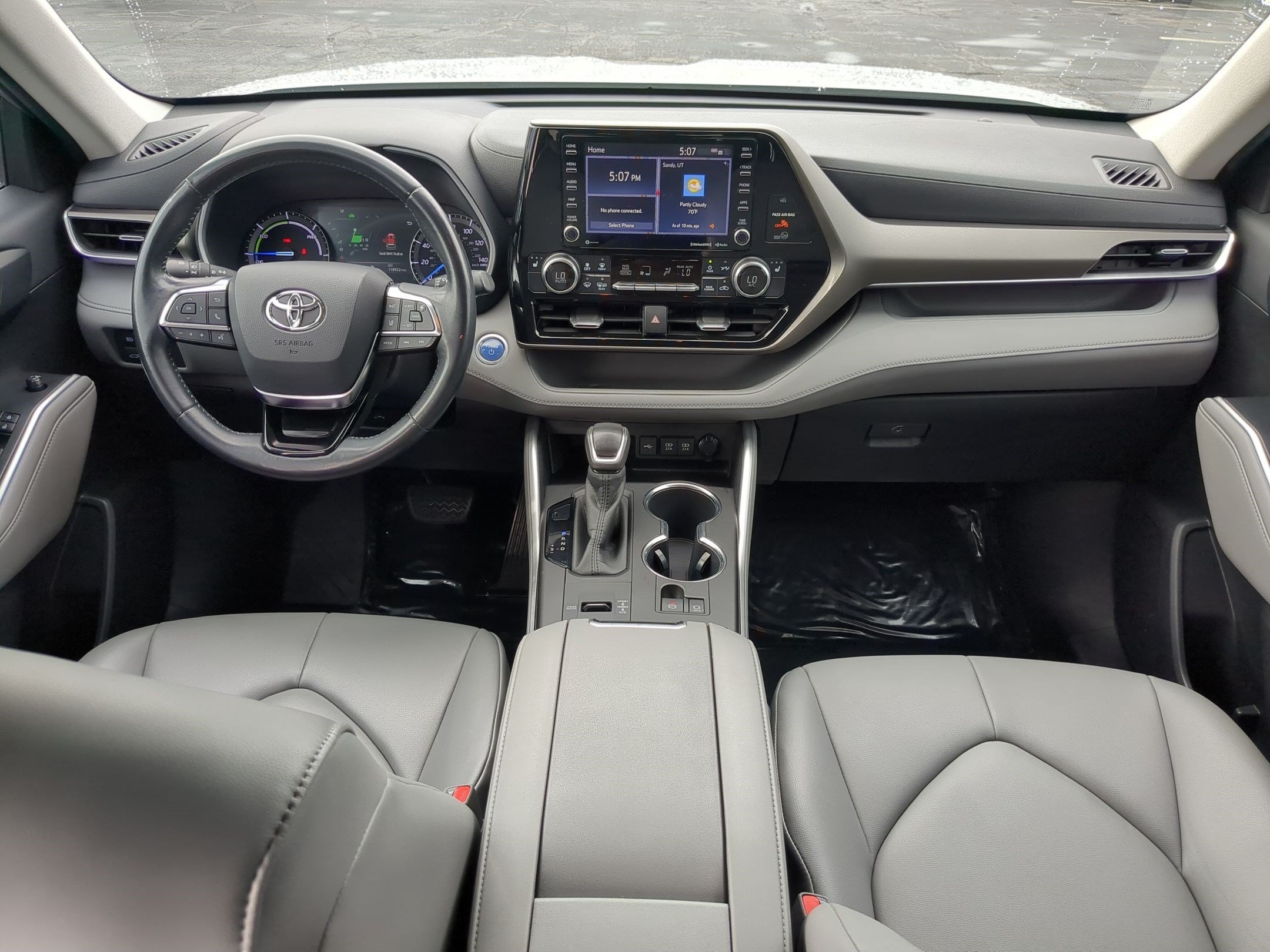 Used 2020 Celestial Silver Metallic Toyota Hybrid XLE image 29