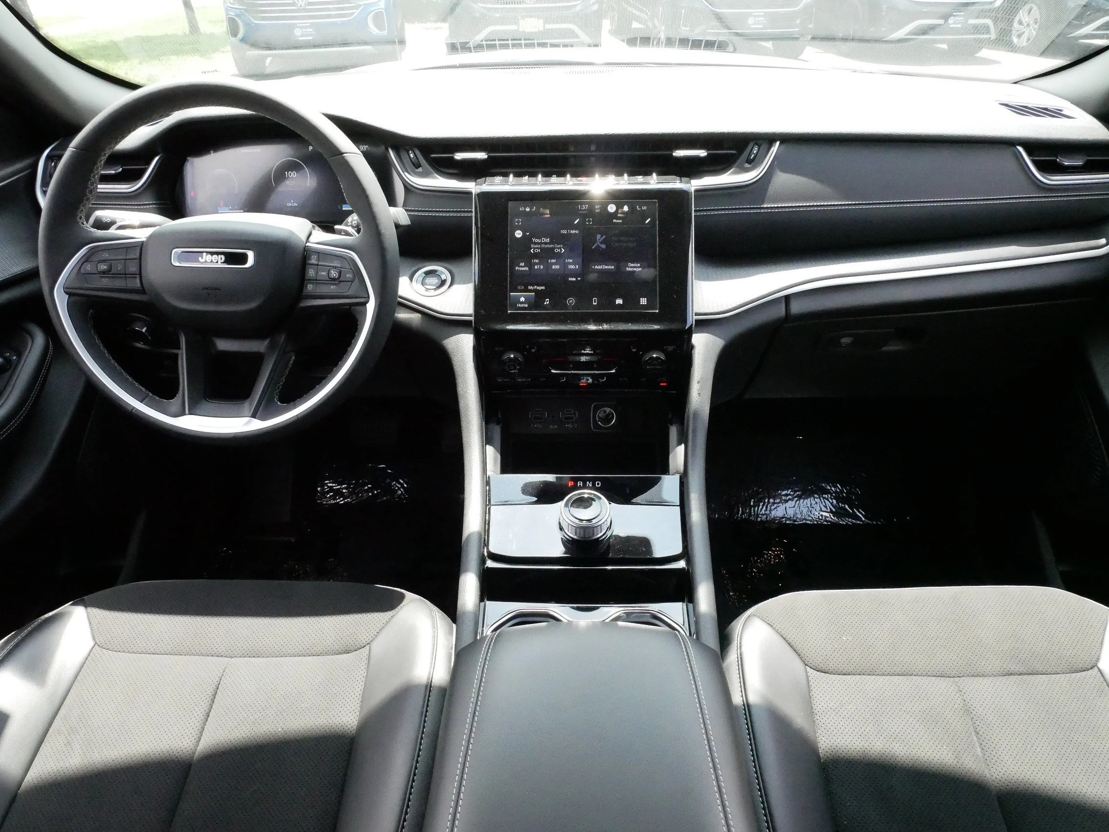 Used 2023 Silver Zynith Jeep Altitude image 10