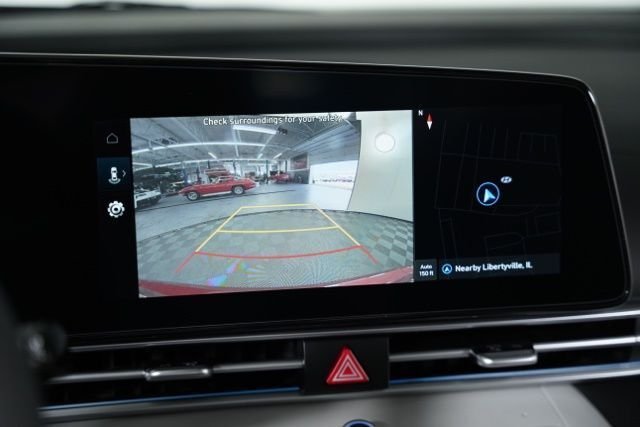 2025 Hyundai Elantra Limited - Photo 9