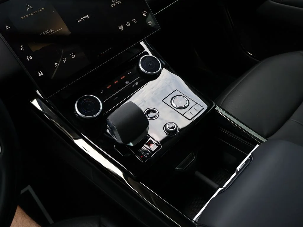 Used 2023 Carpathian Gray Premium Metallic Land Rover SE image 26