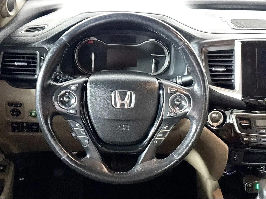 Used 2019 White Honda RTL-E image 13