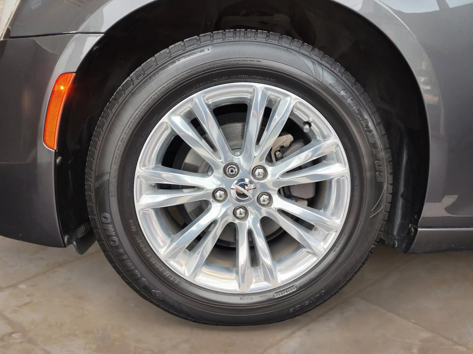 Used 2018 Granite Crystal Metallic Clearcoat Chrysler Touring image 27