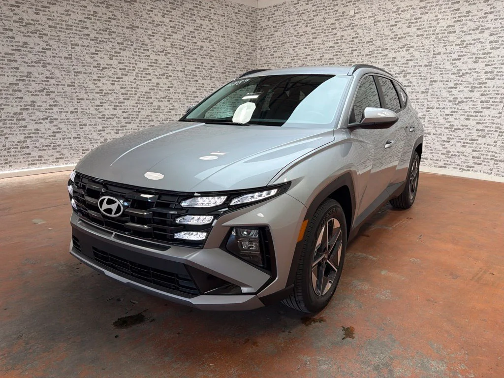 New 2026 Shimmering Silver Hyundai SEL image 3