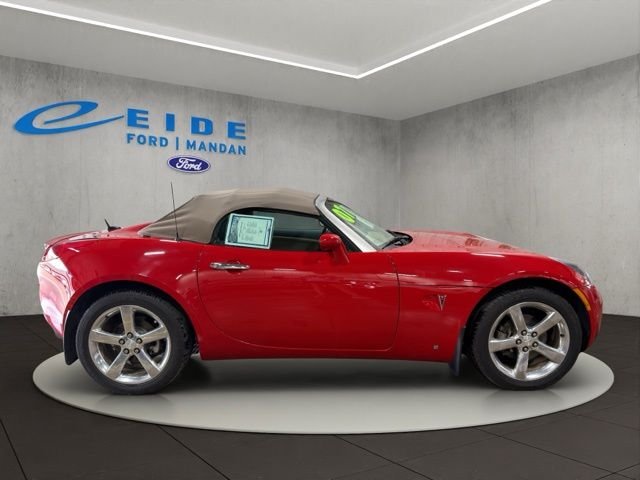 Used 2007 Red Pontiac Base image 12