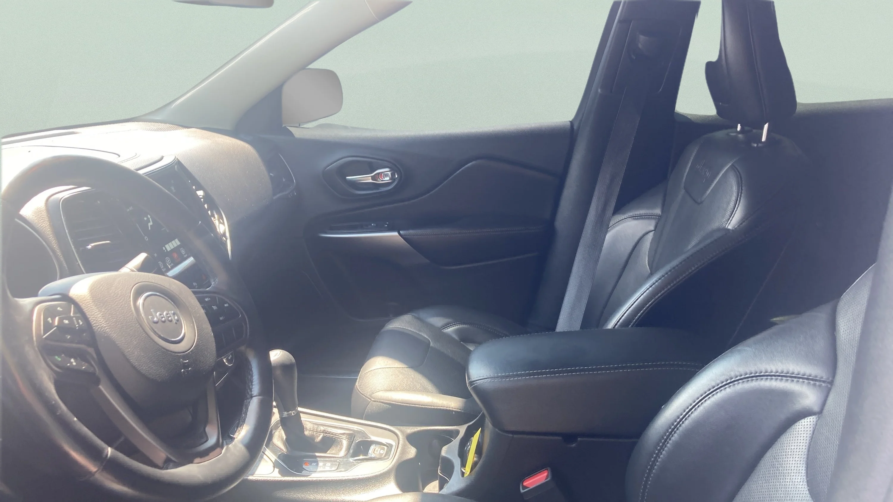 Used 2019 White Jeep LIMITED image 10