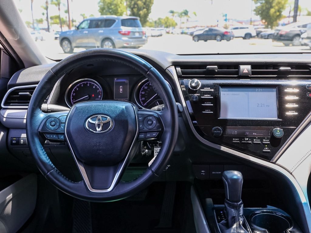 Used 2018 White Toyota SE image 20