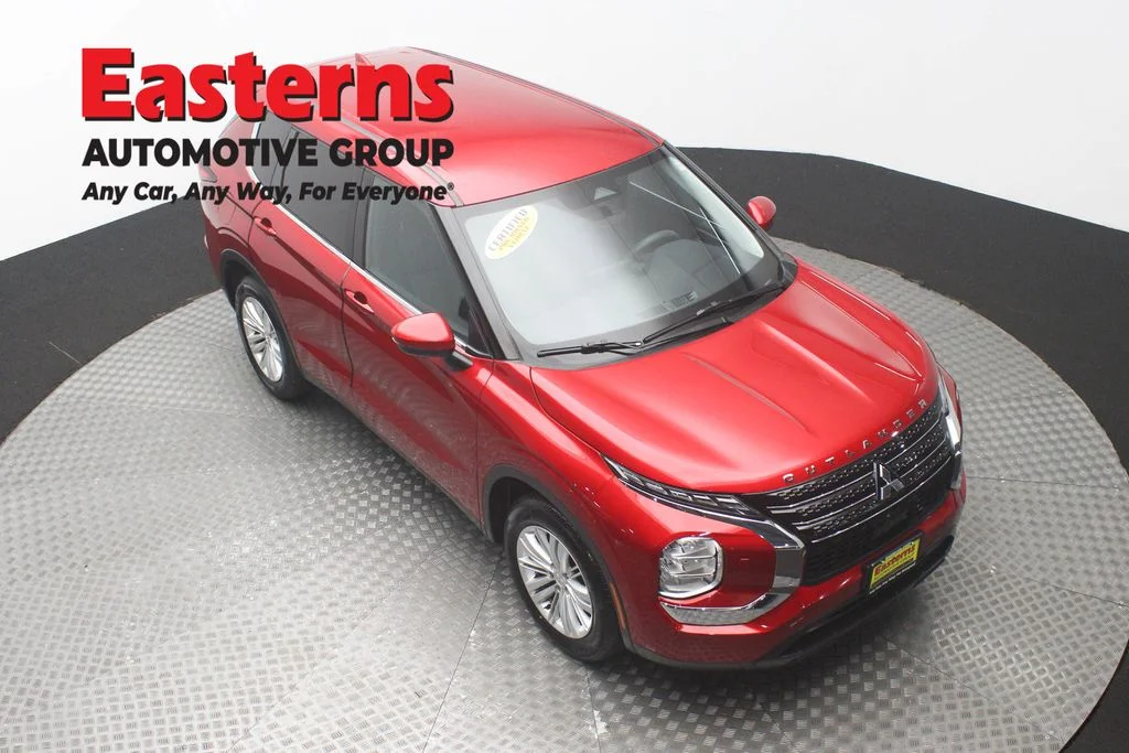Used 2024 Red Mitsubishi ES image 3
