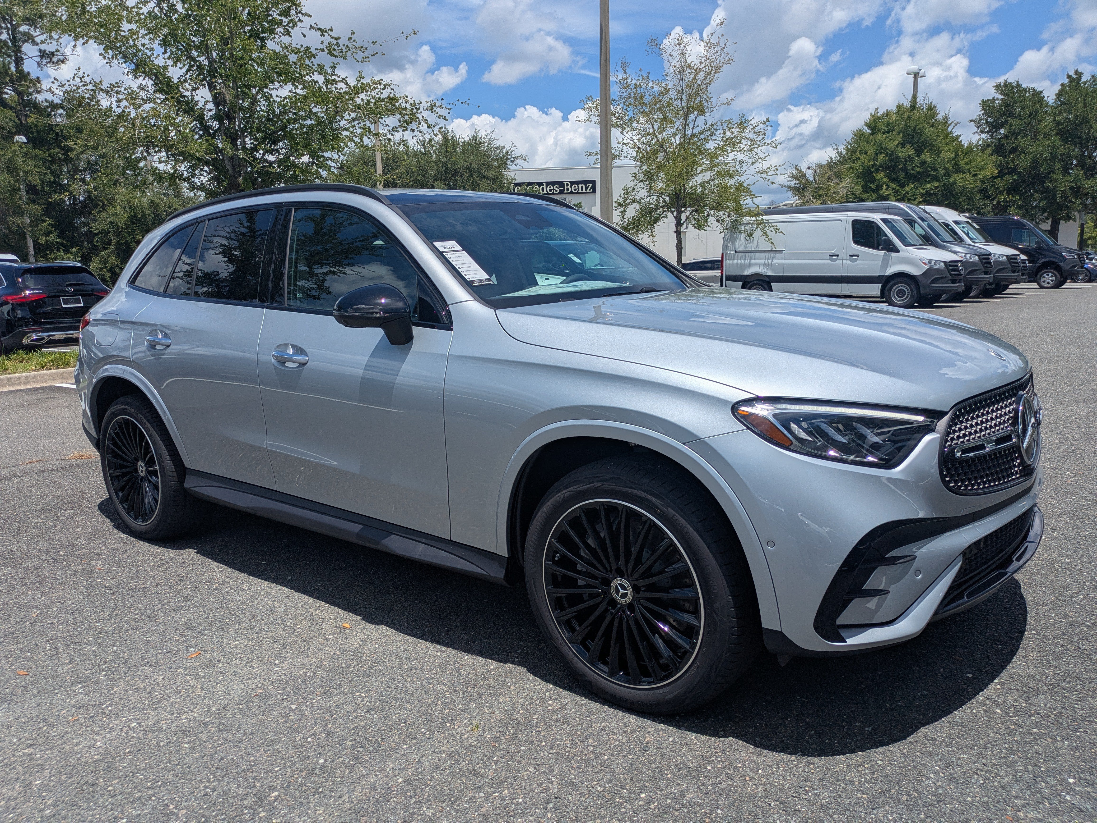 New 2026 Cirrus Silver Metallic Mercedes-Benz GLC 300 image 2