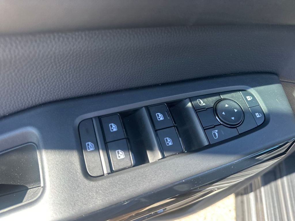Used 2025 Gray Nissan SV image 13