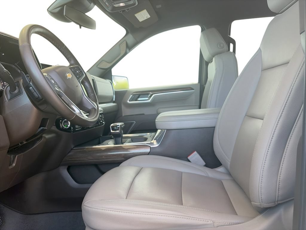 Certified Used 2025 Summit White Chevrolet LT image 20