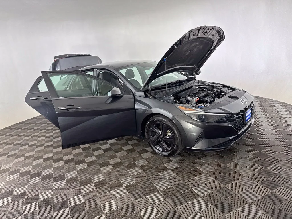 Used 2022 Gray Hyundai SEL image 13