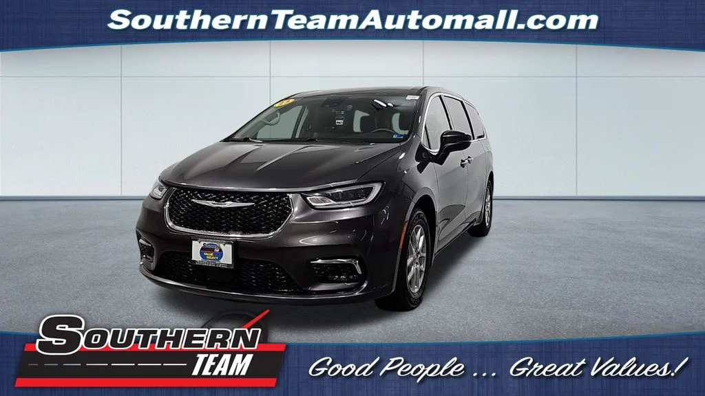2023 Chrysler Pacifica Touring L's photo