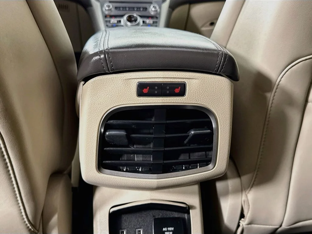 Used 2019 Pearl Metallic Lincoln Reserve image 31