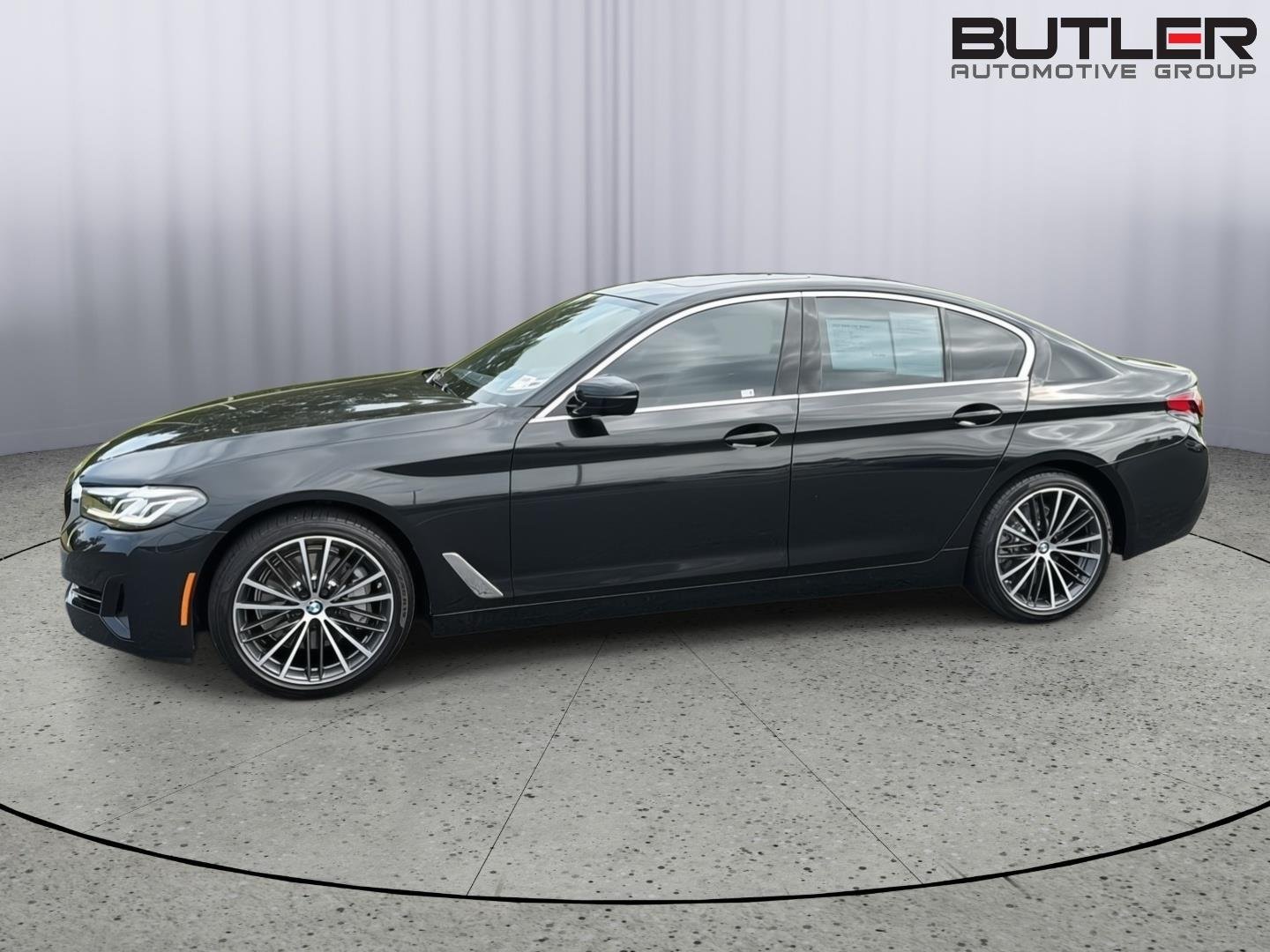 Used 2023 Black Sapphire Metallic BMW 530i image 3