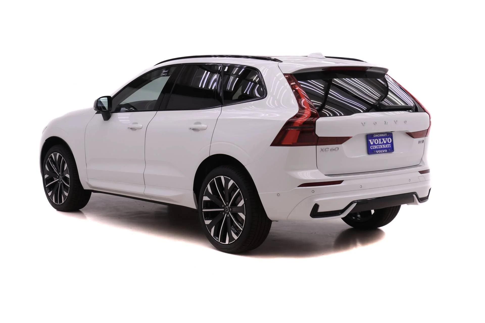 New 2026 Crystal White Volvo Ultra image 5