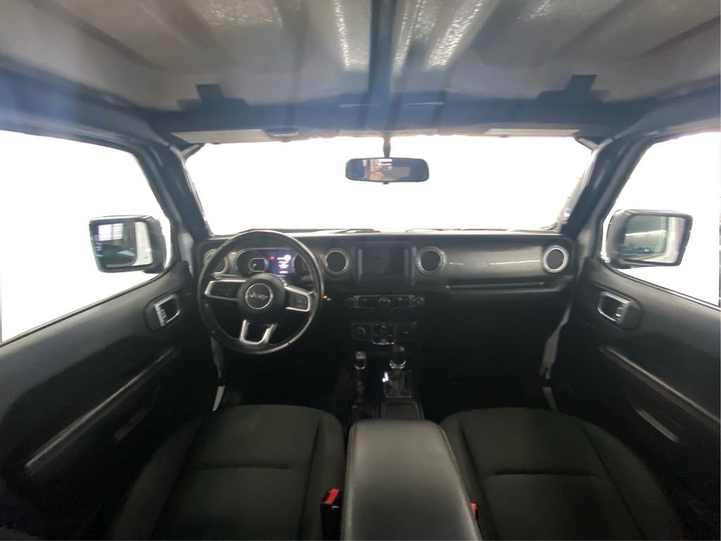 Used 2021 White Jeep Unlimited Sahara image 13