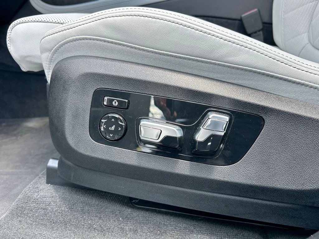 Certified Used 2025 Blue BMW xDrive40i image 38