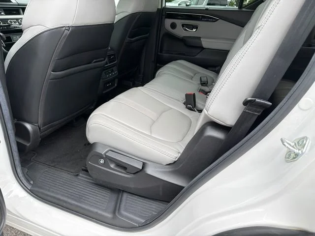 Used 2025 White Honda EX-L image 21