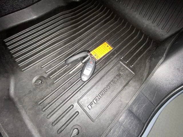 Used 2023 Gray Nissan PRO-X image 30