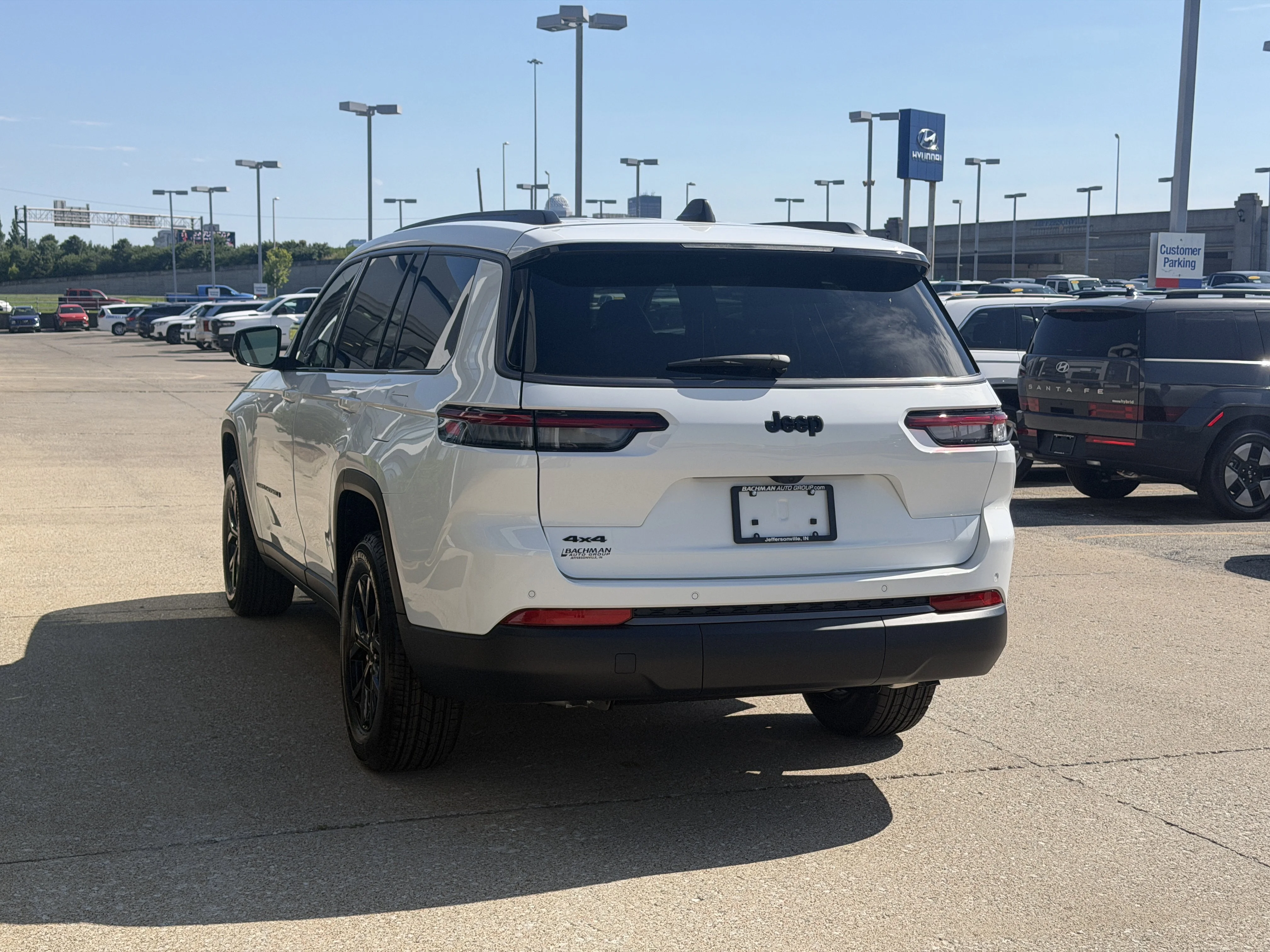 New 2026 Bright White Clear-Coat Exterior Paint Jeep Altitude image 7