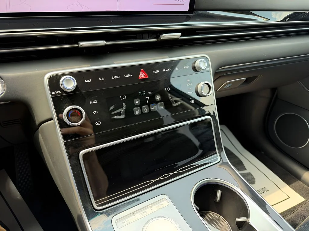 Used 2025 Gray Genesis 2.5T image 28