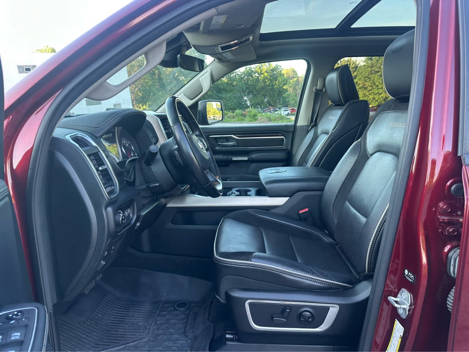 Used 2022 Delmonico Red Pearlcoat Ram Laramie image 9
