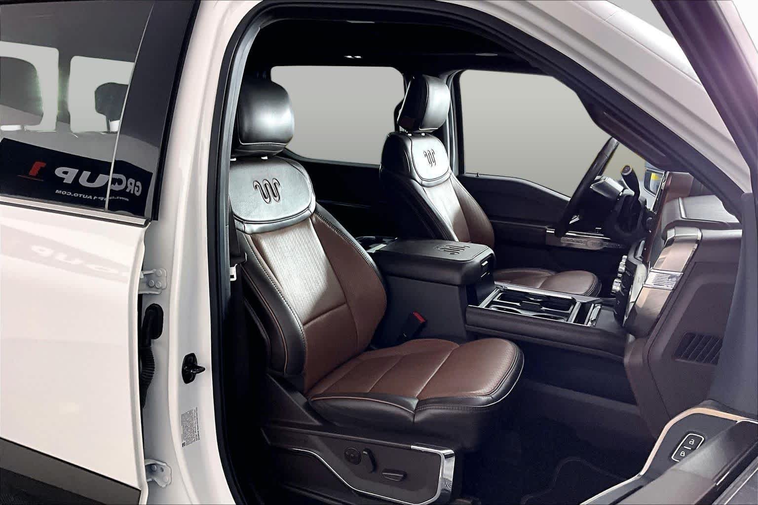 Used 2024 Star White Metallic Tri-Coat/Darkened Bronze Ford King Ranch image 9
