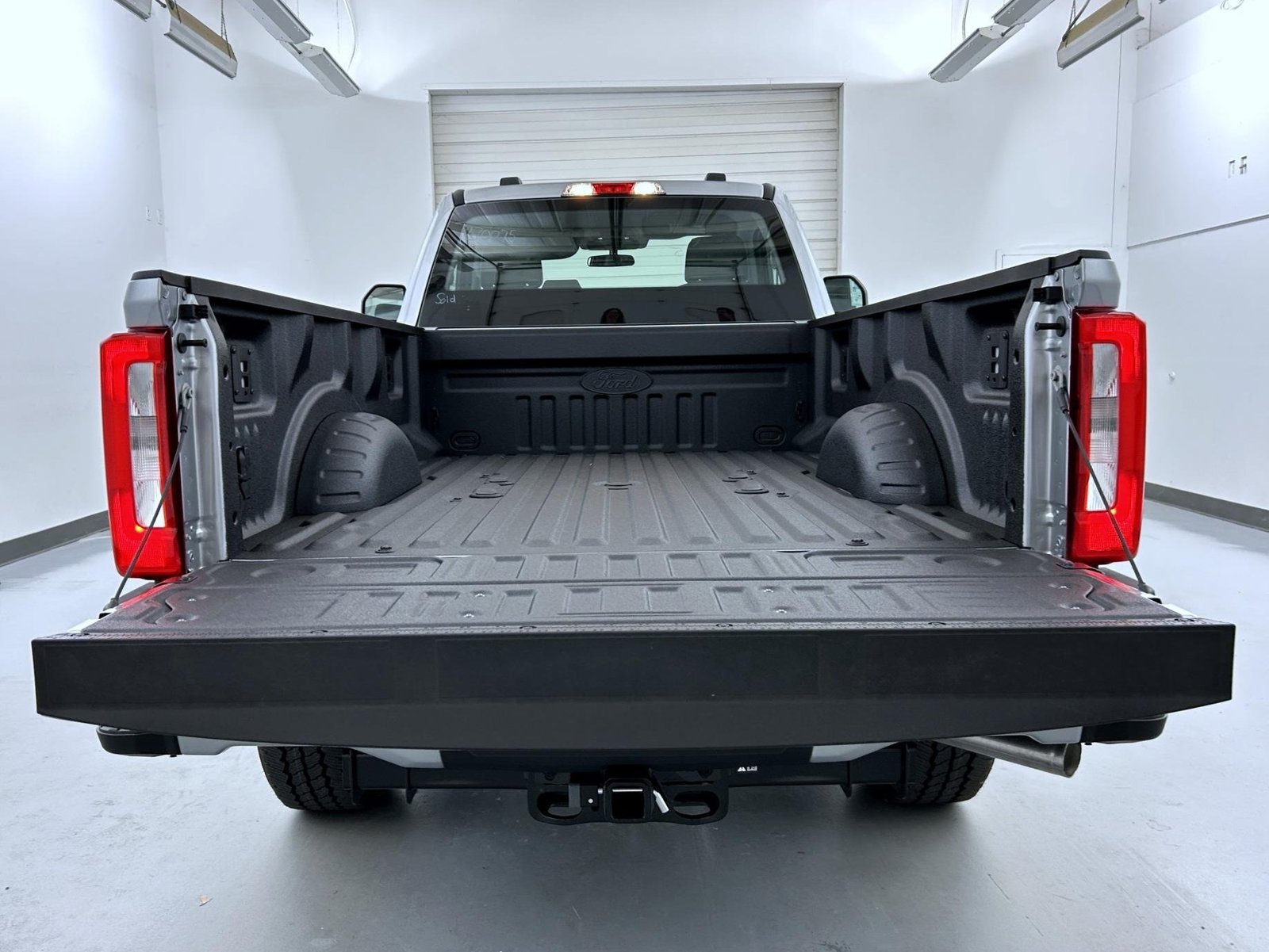 New 2027 Iconic Silver Metallic Ford XL image 17