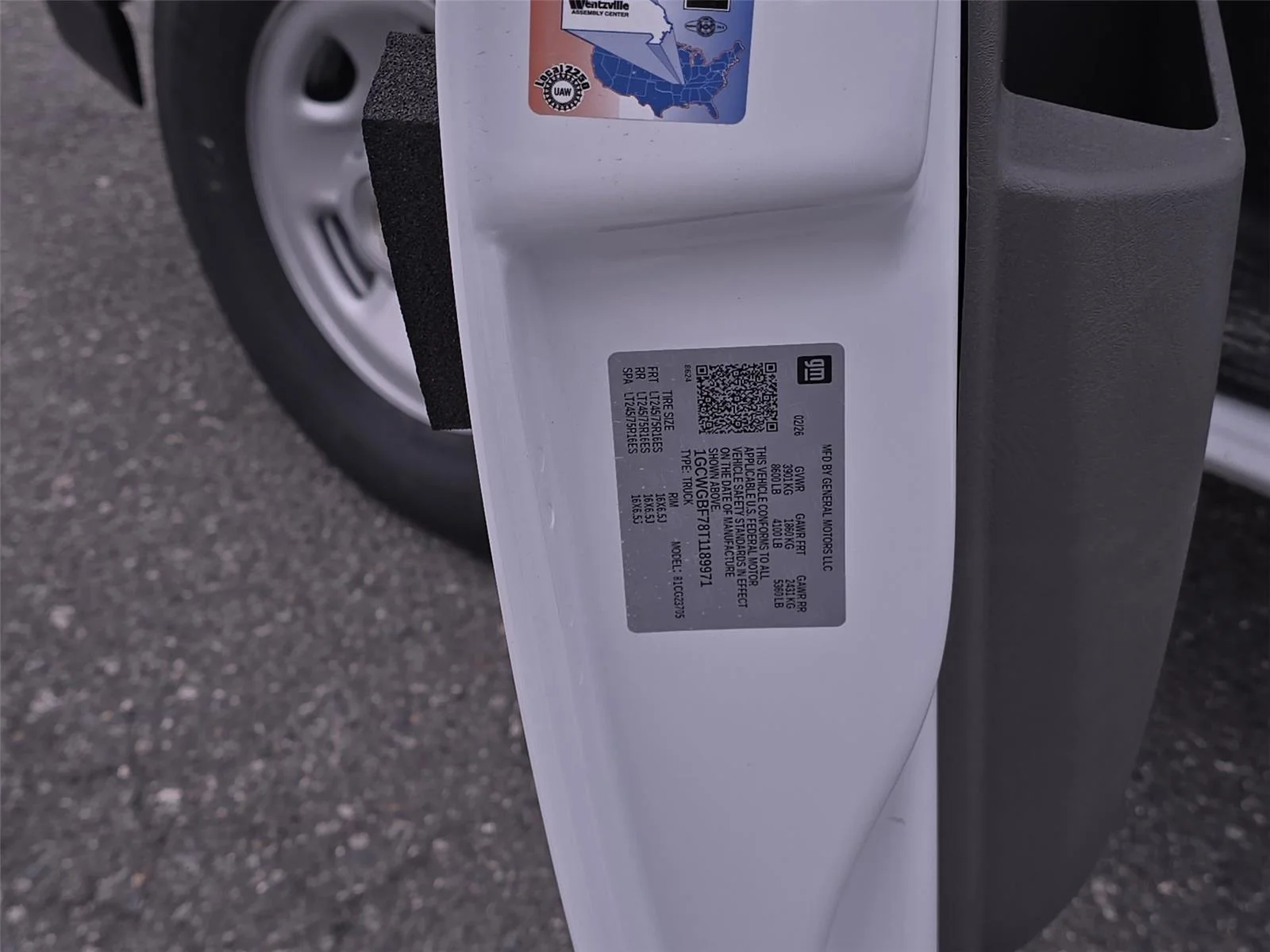 2026 Chevrolet Express Cargo Work Van - Photo 29