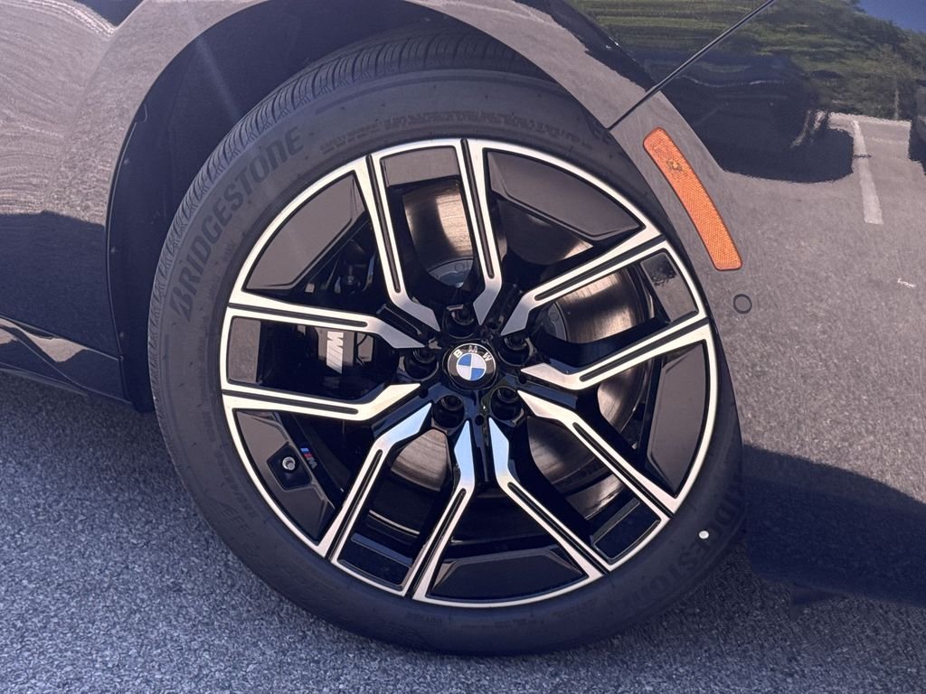 New 2026 Black Sapphire Metallic BMW 760i xDrive image 19