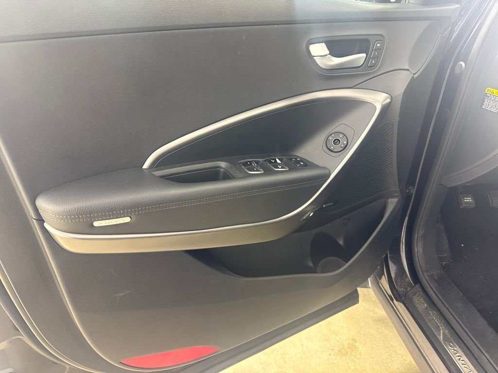 Used 2018 Black Hyundai SE Ultimate image 18