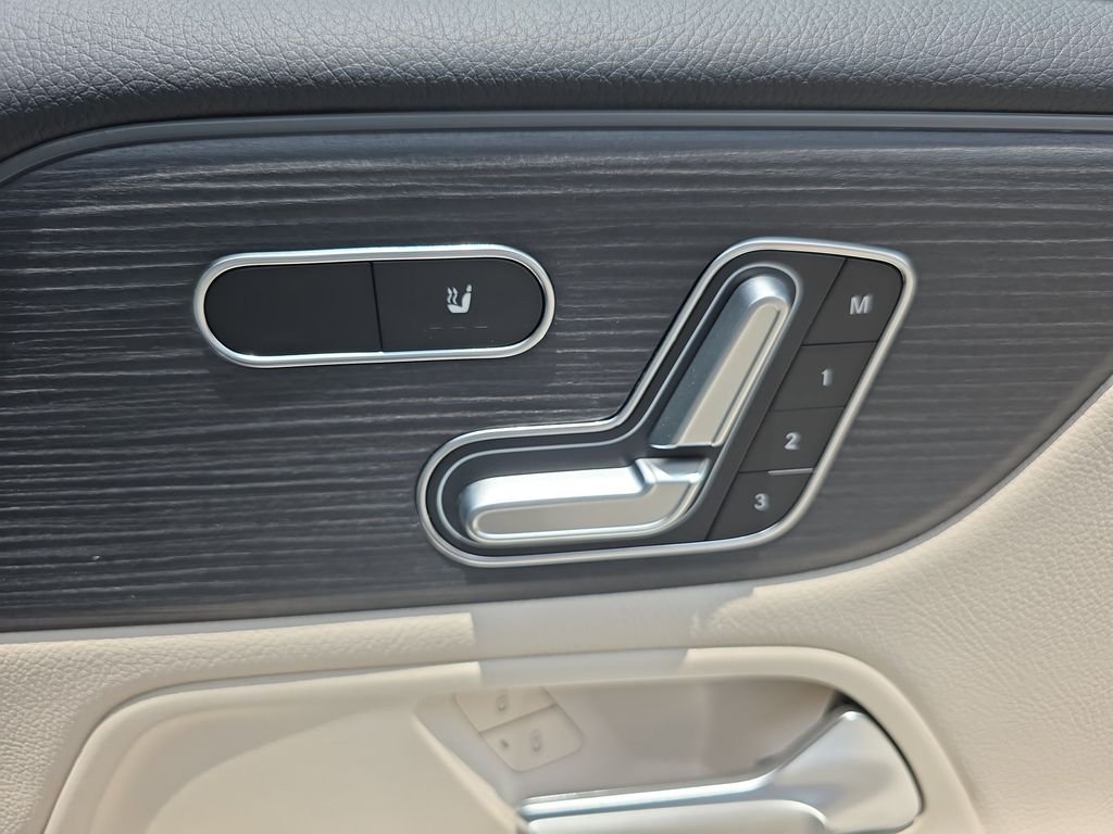 New 2026 Blue Mercedes-Benz GLB 250 image 18