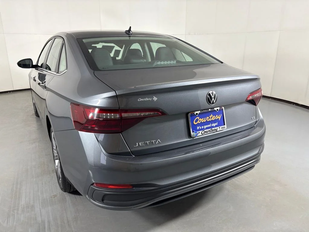 Used 2024 Gray Volkswagen 1.5T SE image 6