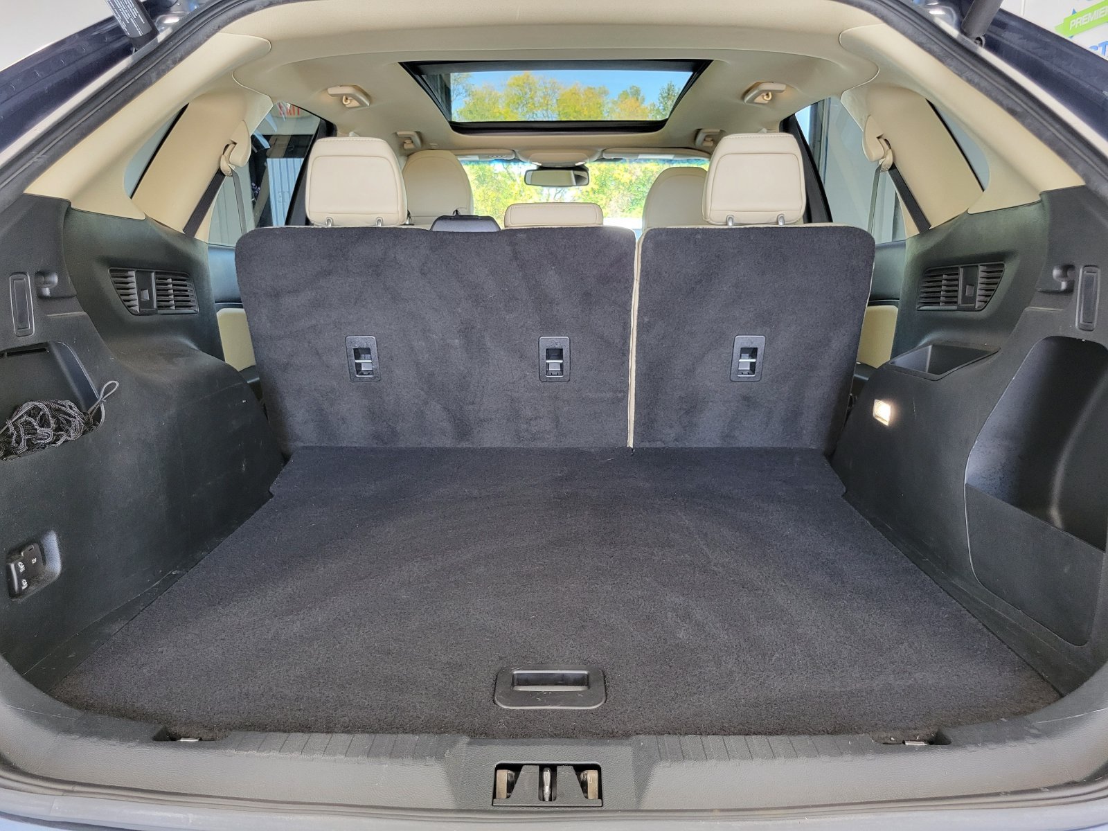 Used 2019 Blue Ford SEL image 31