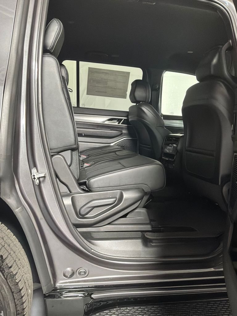 New 2026 Baltic Gray Metallic Clearcoat Jeep Limited Altitude image 17