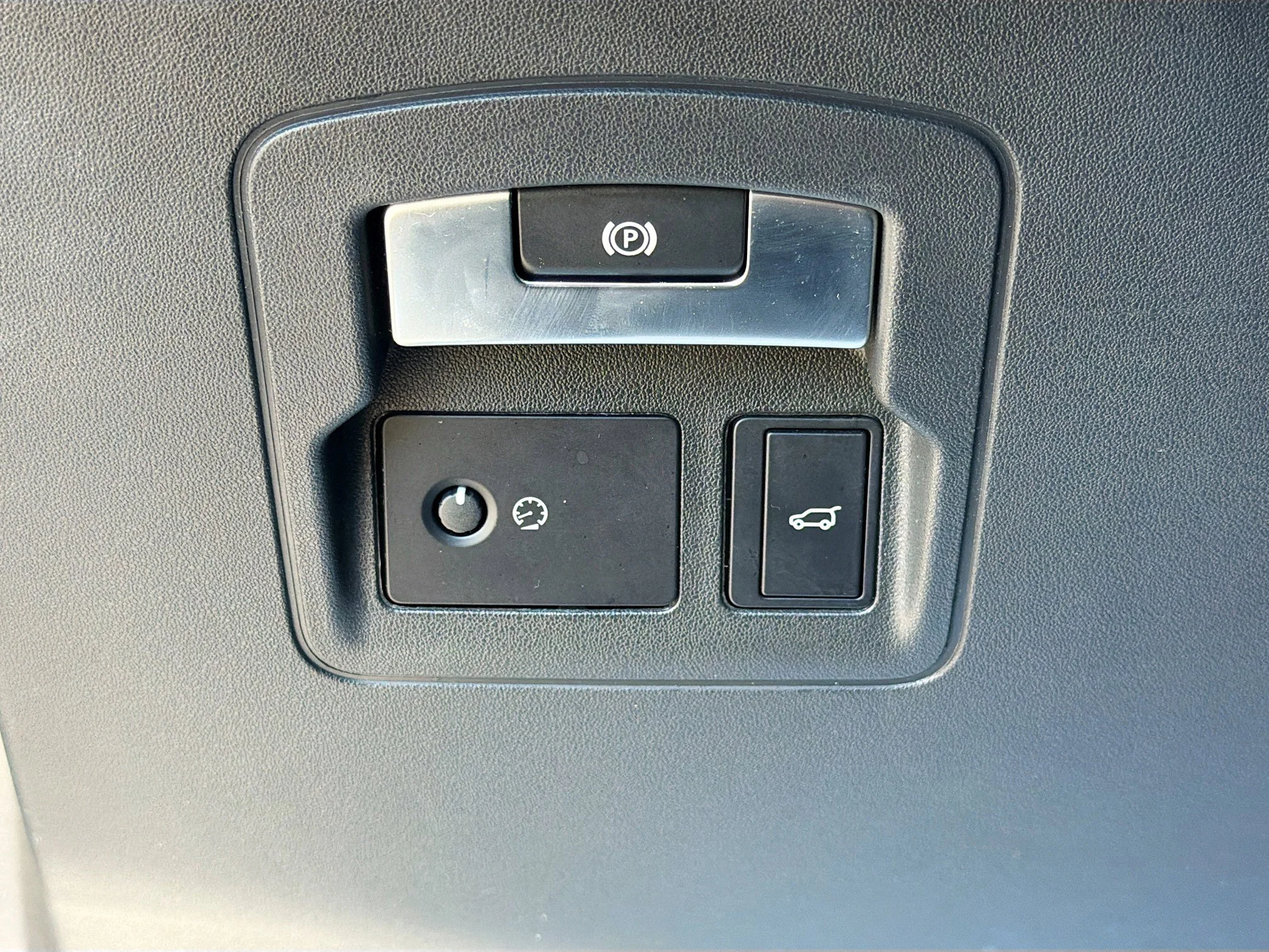 Used 2019 Narvik Black Land Rover R-Dynamic SE image 34