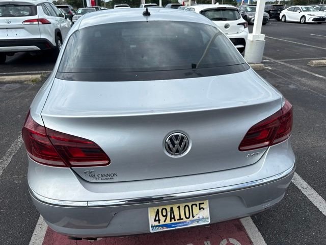 Used 2013  Volkswagen 2.0T Sport image 5