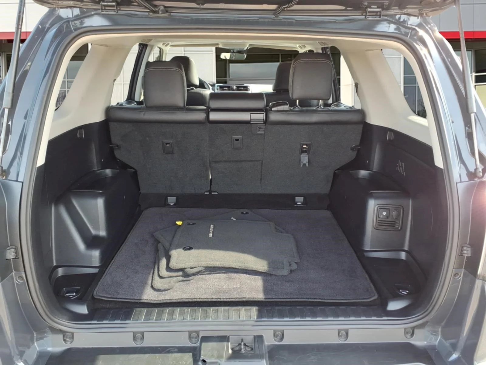 Certified Used 2024  Toyota Limited image 19