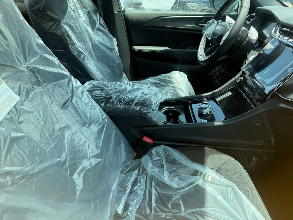 New 2026 White/off-white Jeep Laredo X image 3