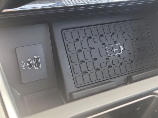 New 2026 Black Metallic Ford Platinum image 28