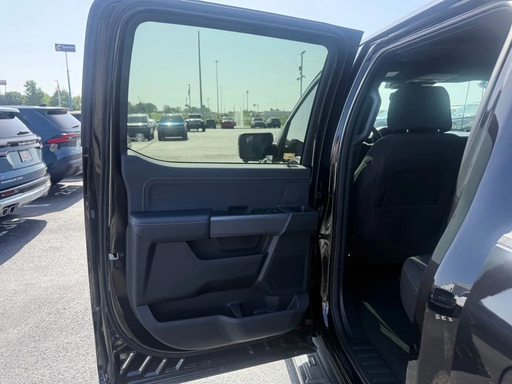 New 2026 Agate Black Metallic Ford XLT image 38
